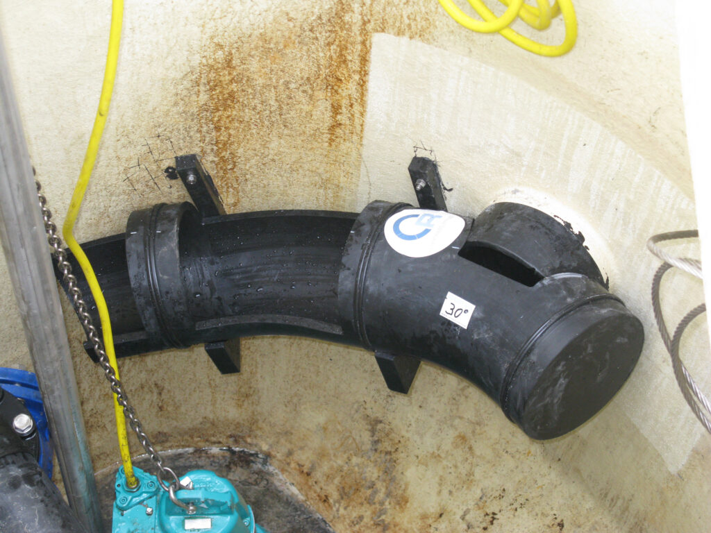 PE 100 Abwasserrutsche - optimale Strömung im Abwasserpumpschacht